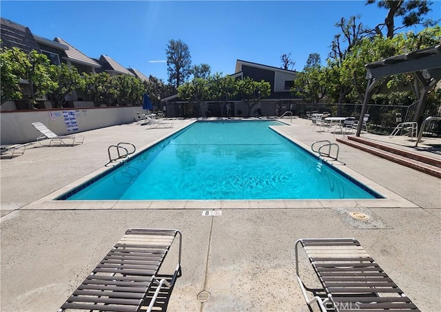 10201 Mason Ave Unit 34, Chatsworth, CA 91311 - community pool with a patio