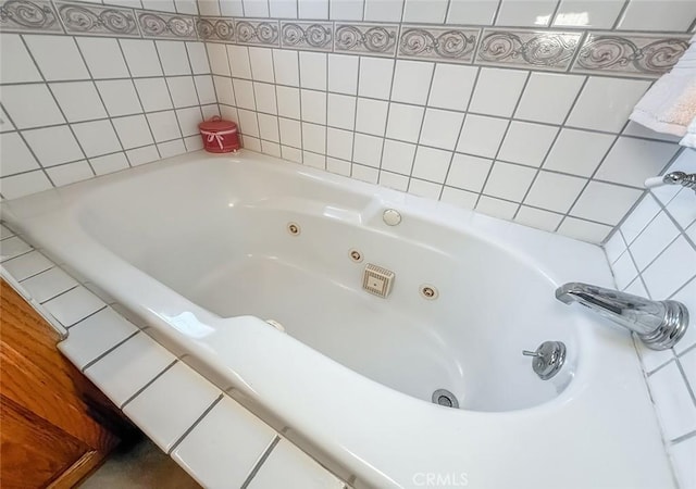 17213 Horace St, Granada Hills, CA 91344 - full bath featuring a whirlpool tub