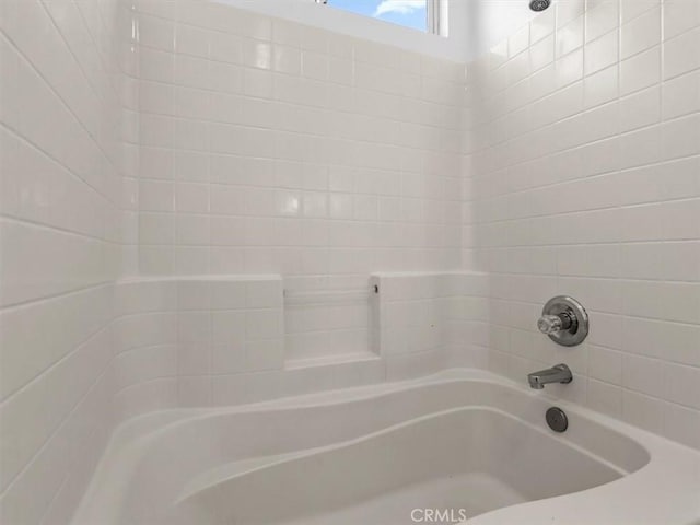 37453 56th St E, Palmdale, CA 93552 - full bath featuring shower / tub combination
