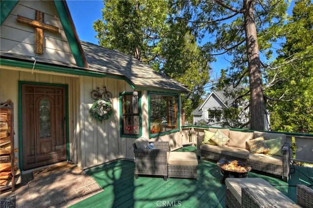 292 Heliotrope Dr, Lake Arrowhead, CA 92352 - wooden terrace featuring an outdoor living space