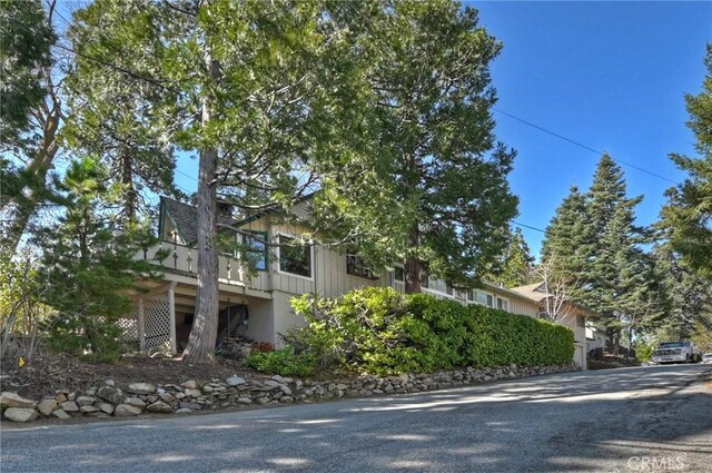 292 Heliotrope Dr, Lake Arrowhead, CA 92352 - view of front of house