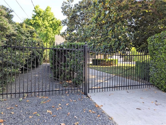 1785 Durham Dayton, Durham, CA 95938 - view of gate