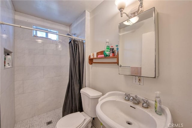 4430 W 166th St, Lawndale, CA 90260 - bathroom with a tile shower