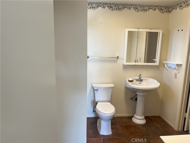 28957 Glen Oaks Dr, Menifee, CA 92586 - half bathroom featuring baseboards and tile patterned floors