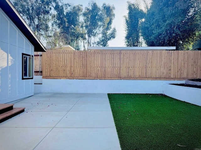 7118 Stanford Ave, La Mesa, CA 91942 - view of patio