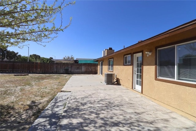 37334 55th St E, Palmdale, CA 93552 - fenced backyard with a patio