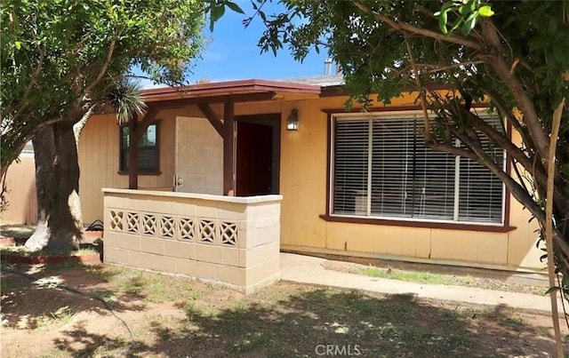 16226 Pine St, Hesperia, CA 92345 - view of front of home