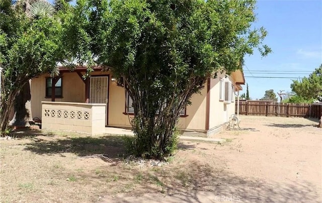 16226 Pine St, Hesperia, CA 92345 - view of community sign