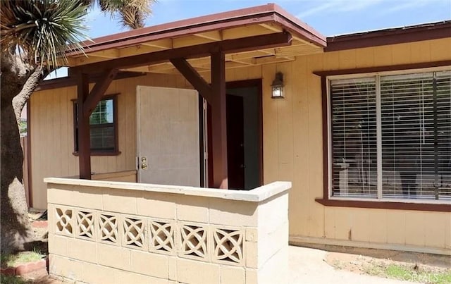16226 Pine St, Hesperia, CA 92345 - entrance to property