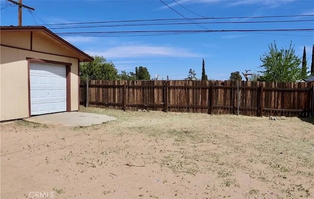 16226 Pine St, Hesperia, CA 92345 - view of yard