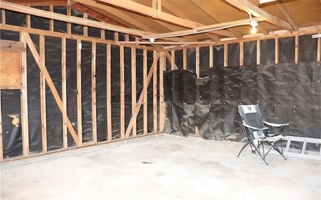 16226 Pine St, Hesperia, CA 92345 - view of misc room