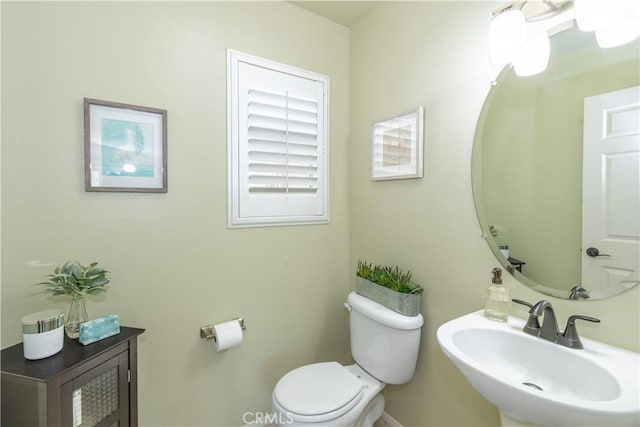 8674 Paseo De Vaca, Atascadero, CA 93422 - bathroom featuring a sink and toilet