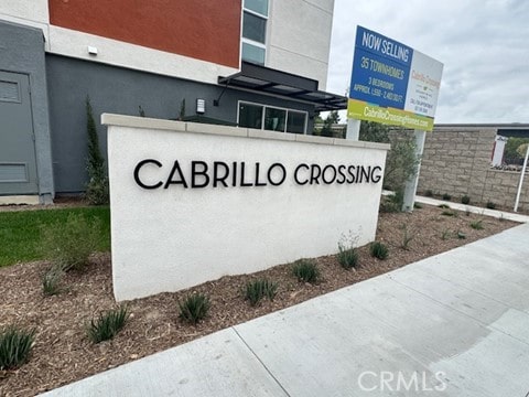1810 E First St Unit 29, Santa Ana, CA 92705 - view of community sign