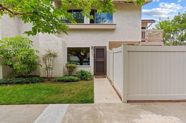 2005 Countrywood Ct, Encinitas, CA 92024 - property entrance featuring a gate and stucco siding