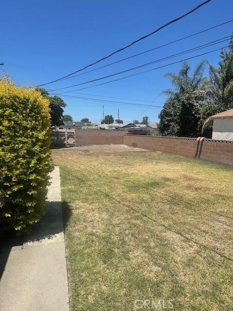 15343 Leahy Ave, Bellflower, CA 90706 - view of yard