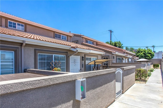 25545 Prospect Ave, Loma Linda, CA 92354 - exterior space featuring a gate
