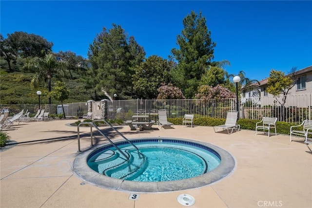 27960 Agapanthus Ln, Valencia, CA 91354 - view of pool with a community hot tub and a patio area