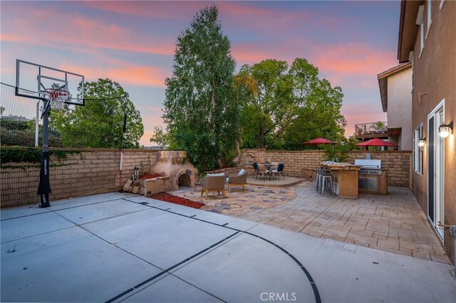 27960 Agapanthus Ln, Valencia, CA 91354 - view of patio with exterior kitchen