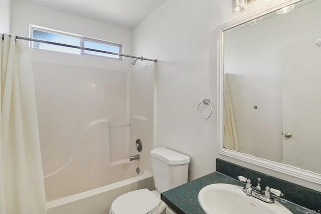 6737 San Miguel Ave, Lemon Grove, CA 91945 - full bathroom featuring shower / bathtub combination with curtain and vanity