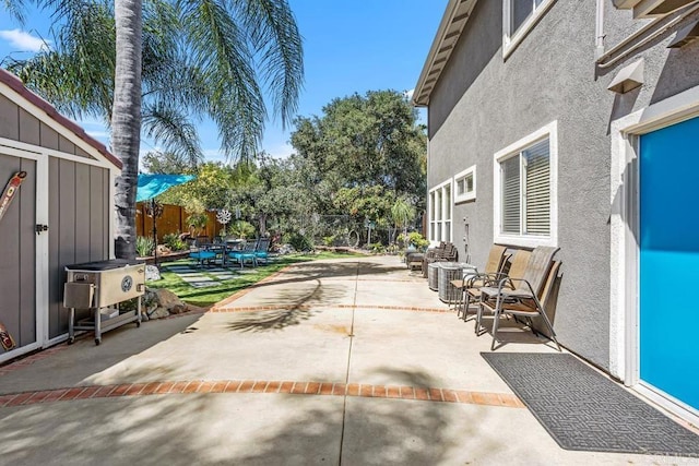 1467 Belmont Park Rd, Oceanside, CA 92057 - fenced backyard featuring a patio and outdoor dining space