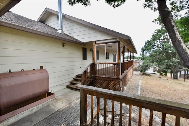 913 Northview Cir, Yreka, CA 96097 - view of side of home featuring oil tank and a shingled roof