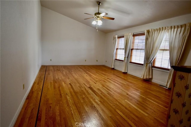 913 Northview Cir, Yreka, CA 96097 - unfurnished room featuring light wood-style flooring and a ceiling fan