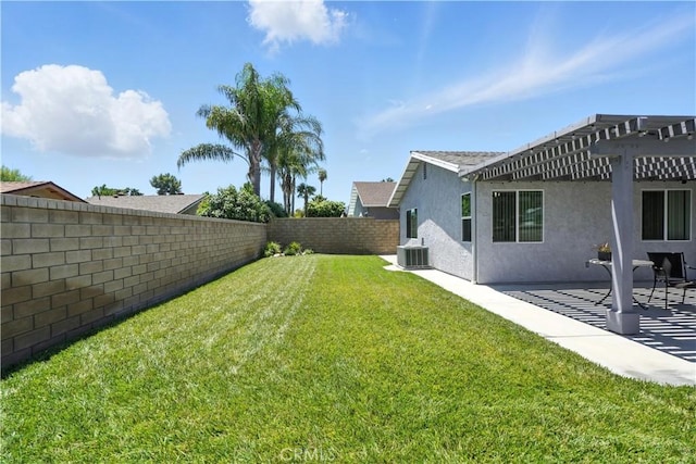 25796 Olivas Park Rd, Valencia, CA 91355 - fenced backyard with a patio