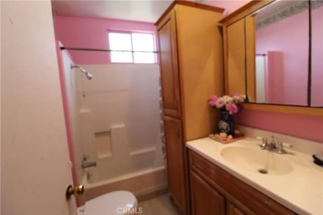 20512 Berendo Ave, Torrance, CA 90502 - full bathroom with vanity and washtub / shower combination