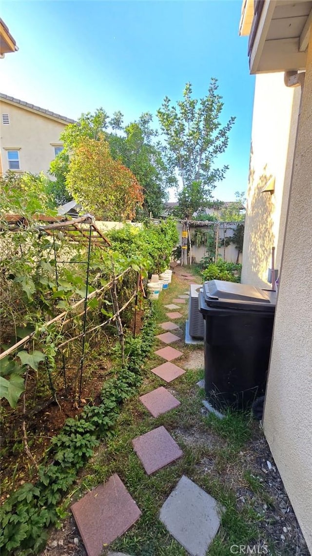 1063 S Reservoir St, Pomona, CA 91766 - view of yard