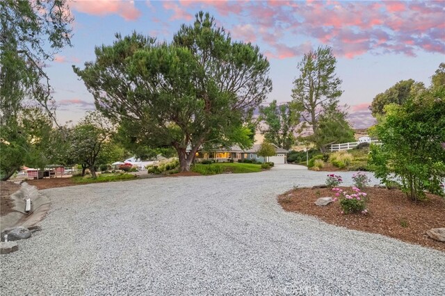 42333 Casa Verde, Temecula, CA 92592 - view of property's community with curved driveway