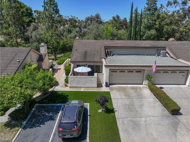 814 Cardamom Ct, Chula Vista, CA 91910 - view of front of home featuring stucco siding and a front lawn