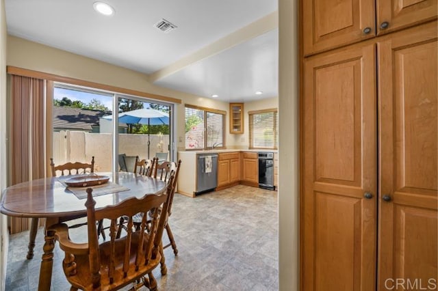 814 Cardamom Ct, Chula Vista, CA 91910 - dining space featuring recessed lighting and light floors