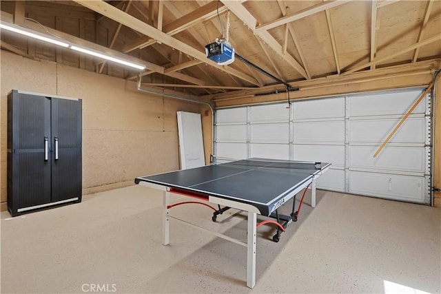 63608 Jadeite St, Joshua Tree, CA 92252 - rec room with a garage