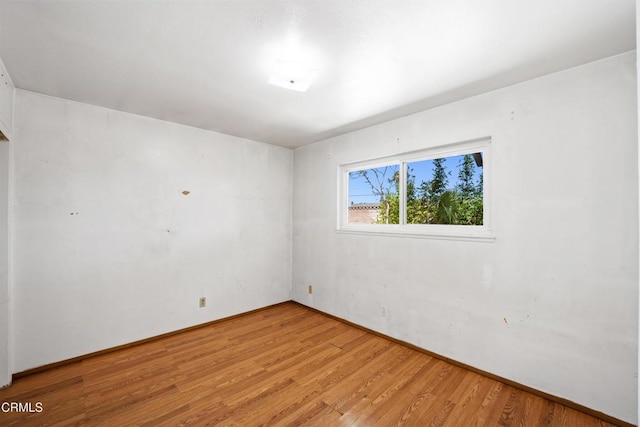 1921 Lincoln Ct, Oxnard, CA 93033 - empty room featuring light wood finished floors and baseboards