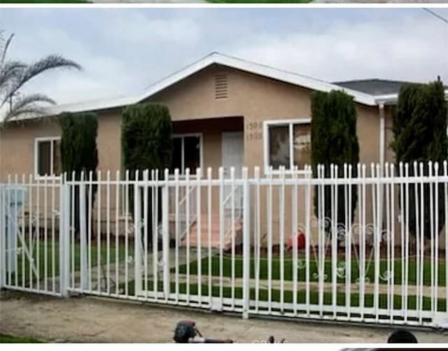 1303 W 109th Pl, Los Angeles, CA 90044 - gate with a fenced front yard