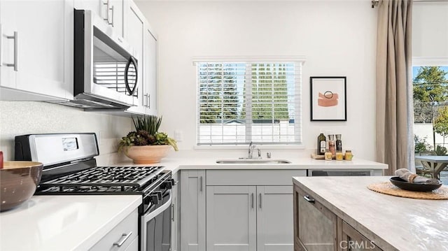 770 Pico Pl, Chico, CA 95928 - kitchen featuring stainless steel appliances and light countertops