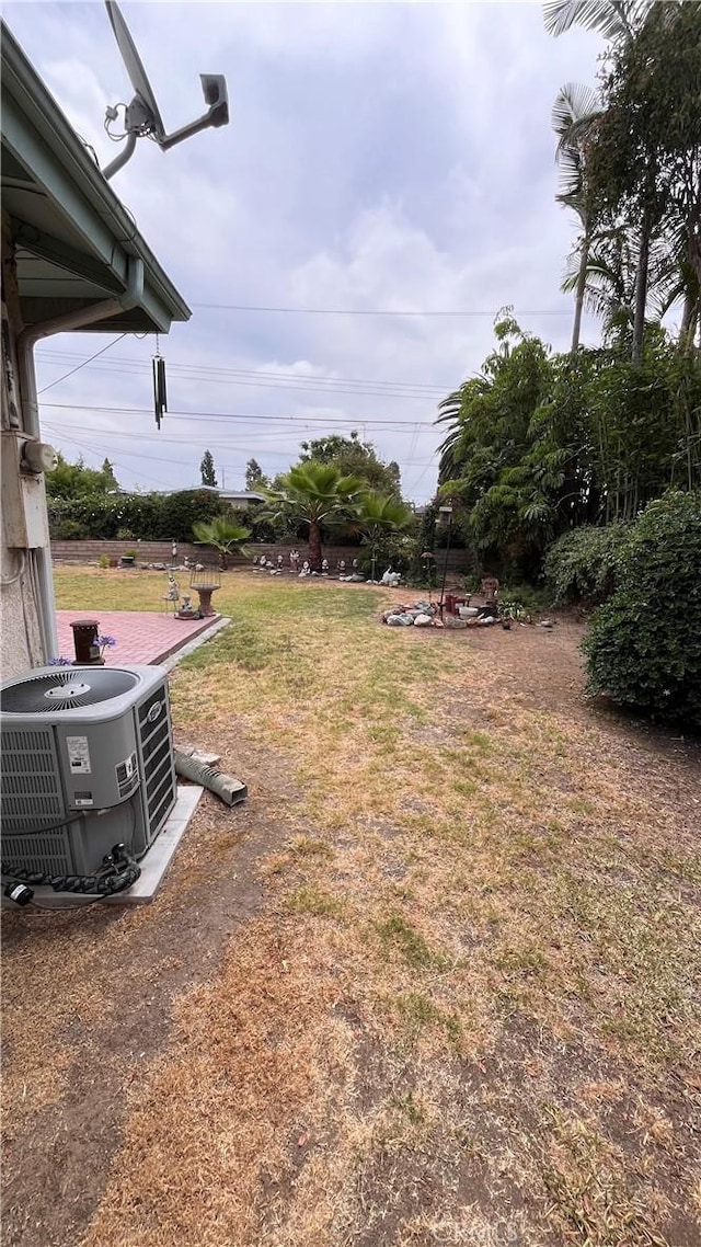 14020 Avion Dr, La Mirada, CA 90638 - view of green lawn