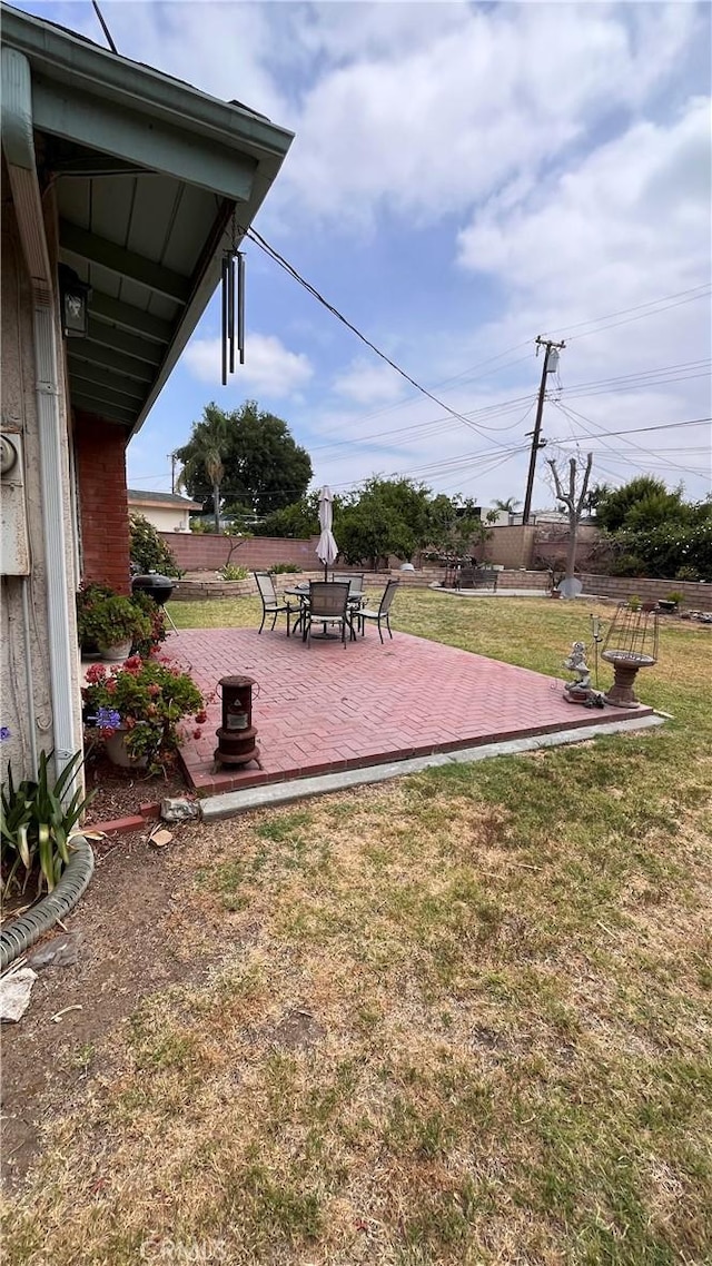 14020 Avion Dr, La Mirada, CA 90638 - view of yard with a patio area