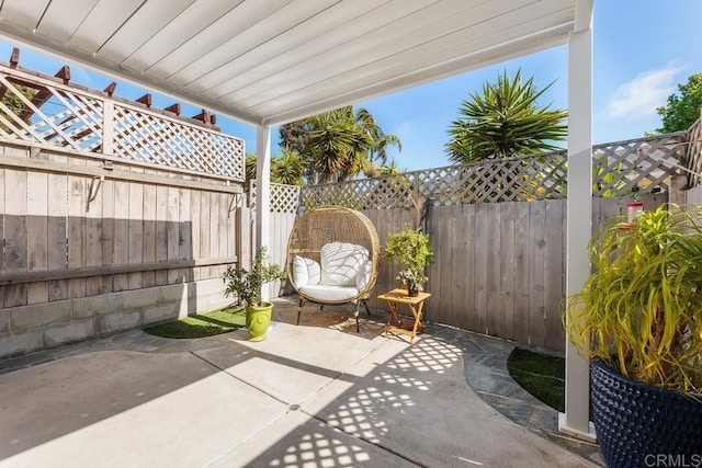 1833 Stonebrook Ln, Encinitas, CA 92024 - fenced backyard with a patio