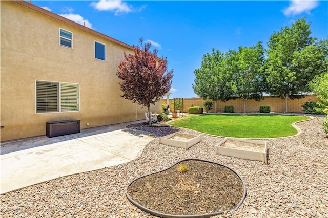45749 21st St W, Lancaster, CA 93536 - fenced backyard with a patio area