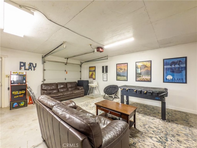 42179 High Point Ct, Ahwahnee, CA 93601 - living room featuring a garage