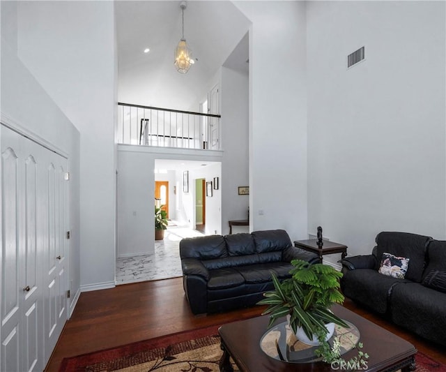 40620 Via Ranchitos, Fallbrook, CA 92028 - living room featuring wood finished floors and a high ceiling