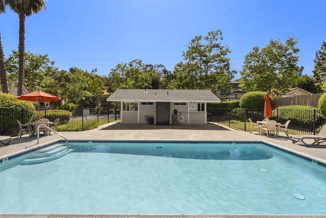 2009 Pointer Gln, Escondido, CA 92029 - community pool featuring a patio area