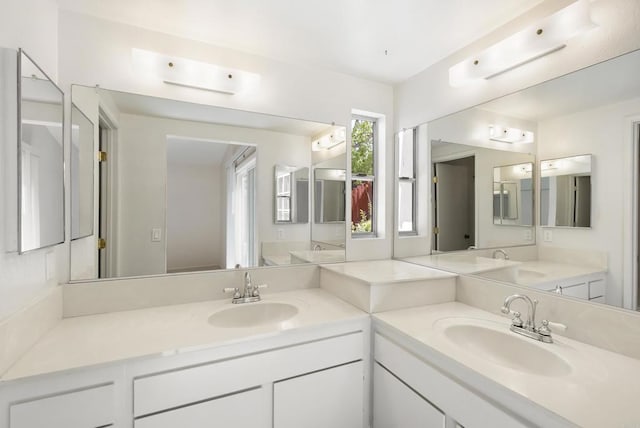 2009 Pointer Gln, Escondido, CA 92029 - full bathroom with vanity
