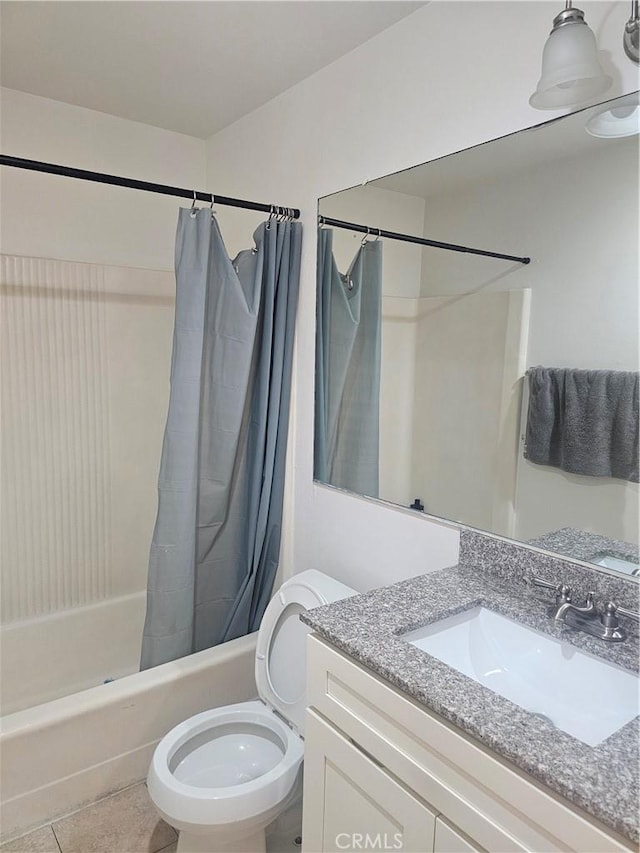 8601 International Ave Unit 266, Canoga Park, CA 91304 - full bath with shower / bath combination with curtain, vanity, and tile patterned flooring