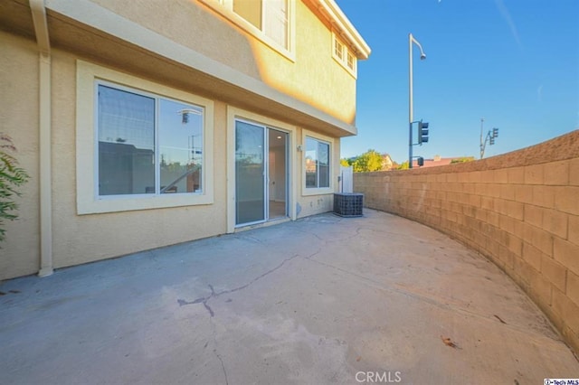 25401 Holly Beach Dr, Saugus, CA 91350 - fenced backyard featuring a patio