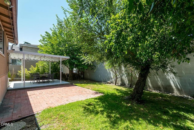 3910 Vista Ct, La Crescenta, CA 91214 - fenced backyard featuring a patio