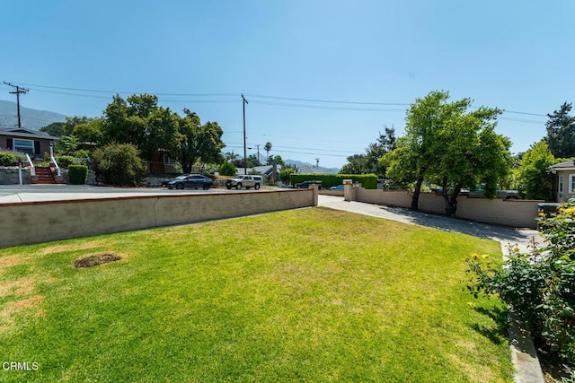 3910 Vista Ct, La Crescenta, CA 91214 - view of yard