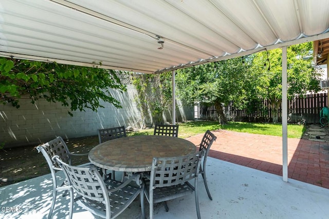 3910 Vista Ct, La Crescenta, CA 91214 - fenced backyard with outdoor dining space and a patio