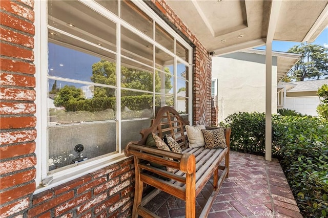 7021 Shoshone Ave, Lake Balboa, CA 91406 - view of patio